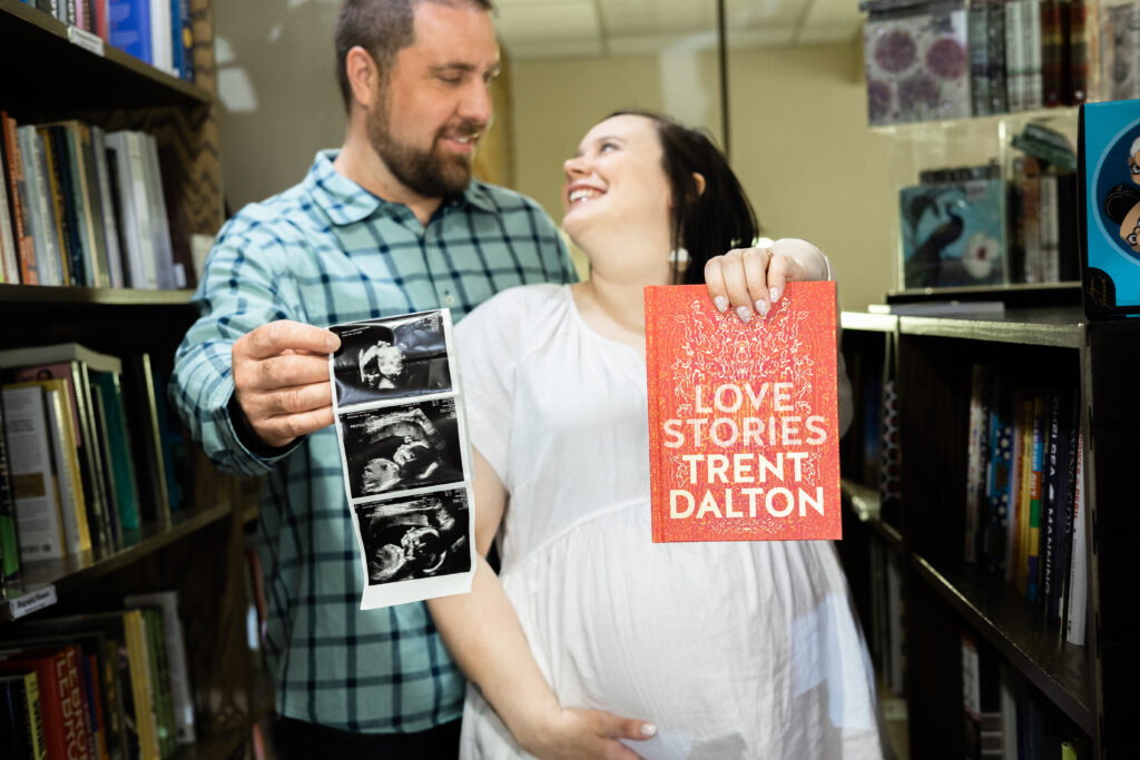bookstore maternity session, wandering wilde media, rapid city